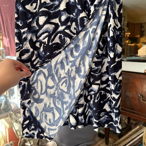 Lauren Ralph Lauren Navy and White Asymmetrical Y2K Patterned Midi Dress - Picture 5 of 7